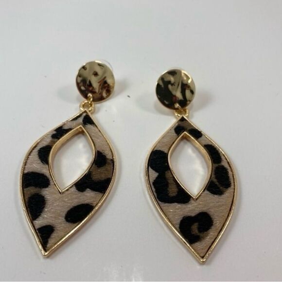 Fashion Earring  - Picture 1 of 3